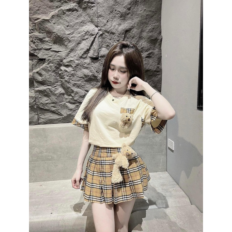 Set Áo Phông Phối Kẻ Mix Chân Váy Xếp Li Kẻ Kèm 2 Con Gấu Xịn Xò