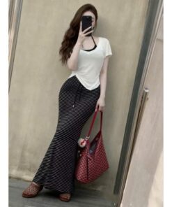 Sét 3 món áo thun cộc tay trắng sang chảnh Mix Áo lót bra + Chân váy kẻ sọc tôn dáng Hit Trend sang chảnh tôn dáng
