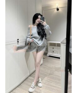 Set Áo Trễ Vai Dài Tay Kèm Quần Short Đùi Màu Xám Kiểu Dáng Trẻ Trung Sang Chảnh