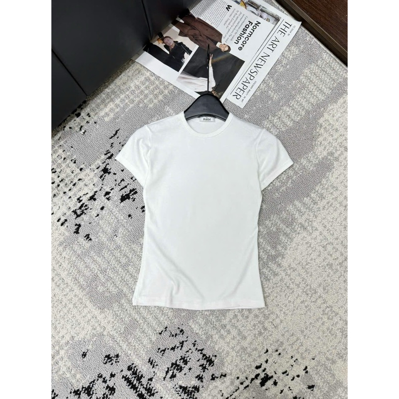 Áo thun zip basic mang phong cách tươi mới hiện đại trẻ trung năng động