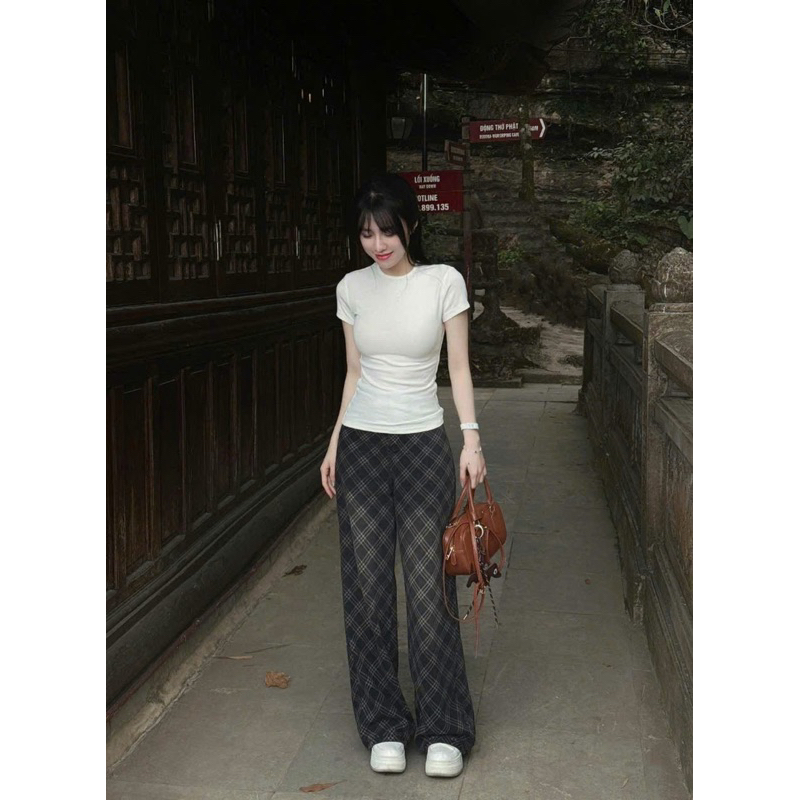 Áo thun zip basic mang phong cách tươi mới hiện đại trẻ trung năng động