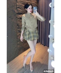 Set Áo Len Cổ Tay Kẻ Khuy Thêu Ngựa Mix Chân Váy Kẻ Hottren