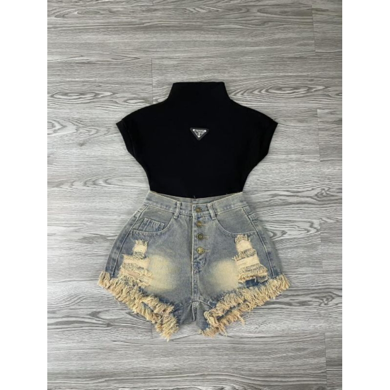 Áo Thun Bozip Cổ 2p gắn Logo Xịn Xò Dáng Ôm Dễ Mix Đồ Kiểu Dáng Trẻ Trung